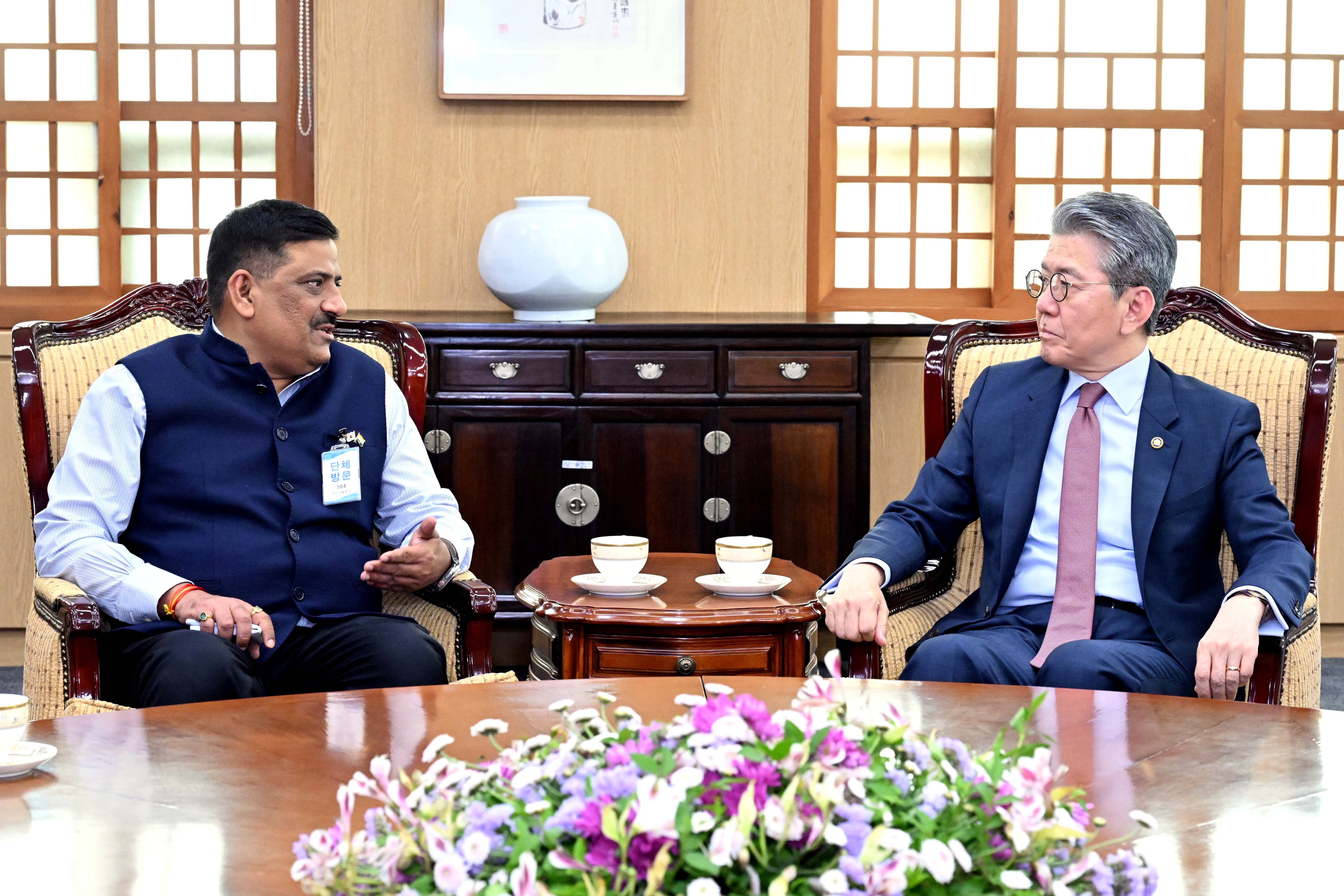 김홍균 1차관, 인도 의회 대표단 면담